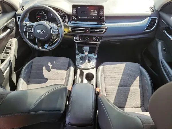 KNDEUCA28M7131024 2021 KIA SELTOS - Image 8
