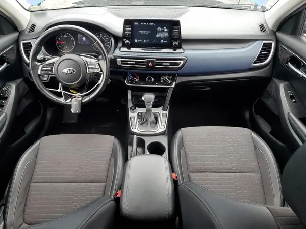 KNDEUCA29M7039114 2021 KIA SELTOS - Image 8