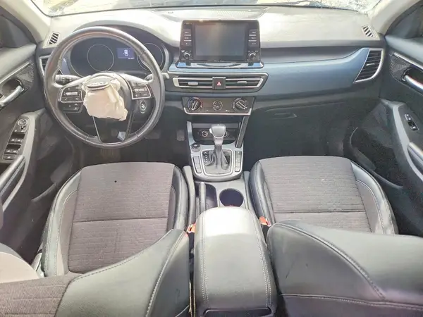 KNDEUCA29M7099734 2021 KIA SELTOS - Image 8