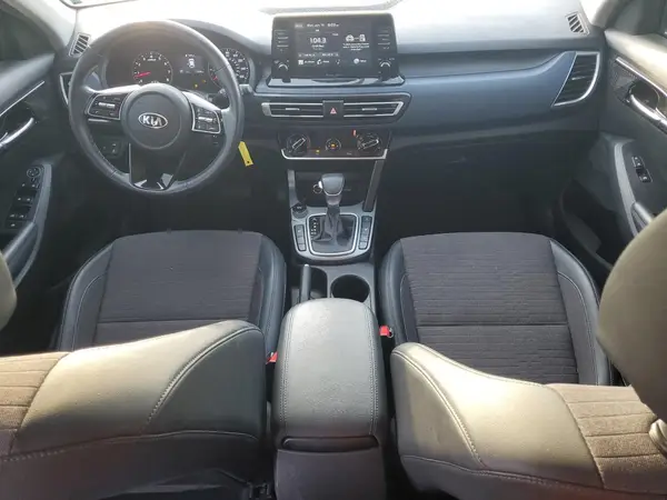 KNDEUCA29M7140766 2021 KIA SELTOS - Image 8