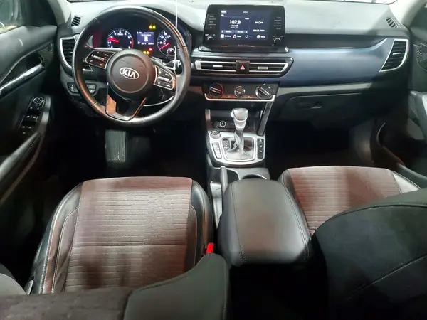 KNDEUCA2XM7055368 2021 KIA SELTOS - Image 8