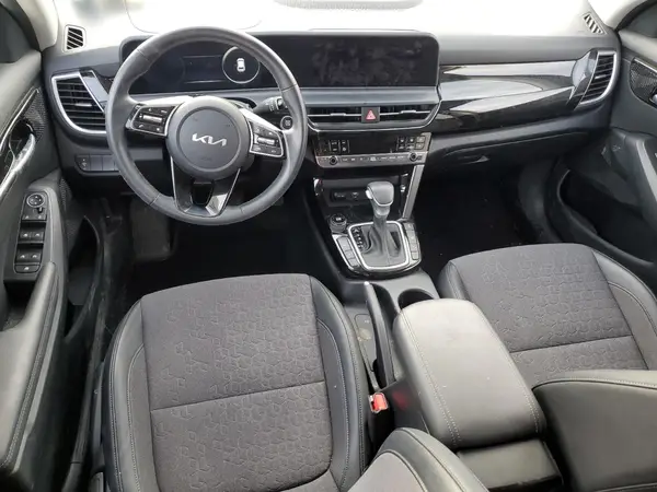 KNDEUCA73R7484905 2024 KIA SELTOS - Image 8