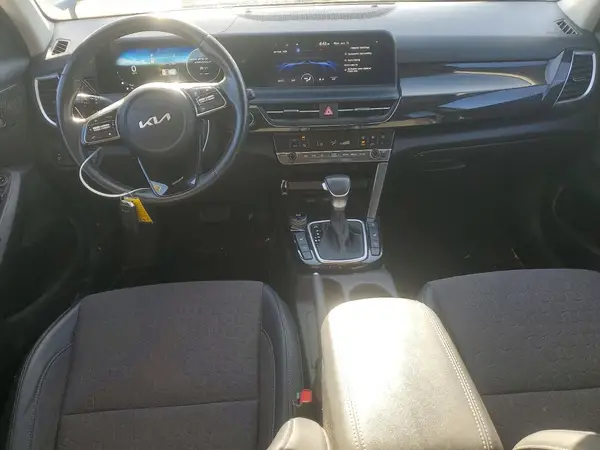 KNDEUCA75R7617406 2024 KIA SELTOS - Image 8