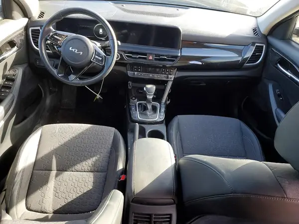 KNDEUCA76R7520540 2024 KIA SELTOS - Image 8