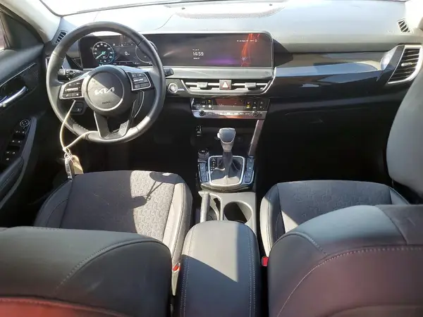 KNDEUCA77R7643957 2024 KIA SELTOS - Image 8
