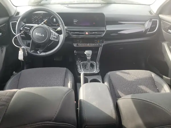 KNDEUCA7XR7645993 2024 KIA SELTOS - Image 8