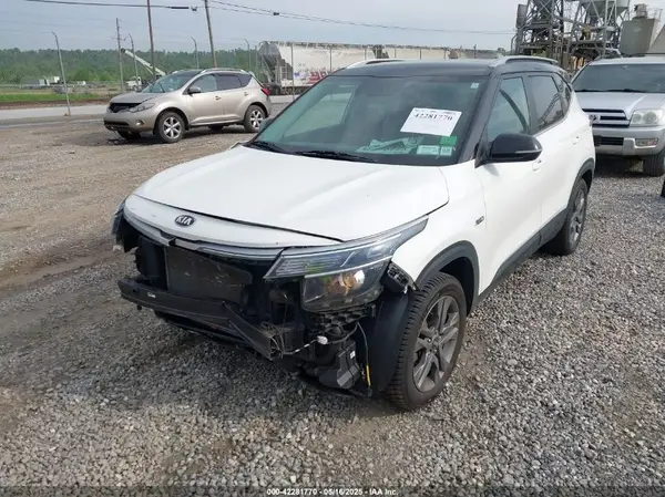 KNDEUCAA0M7041549 2021 KIA SELTOS - Image 2