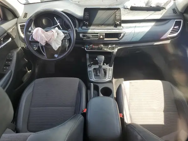KNDEUCAA0M7049389 2021 KIA SELTOS - Image 8