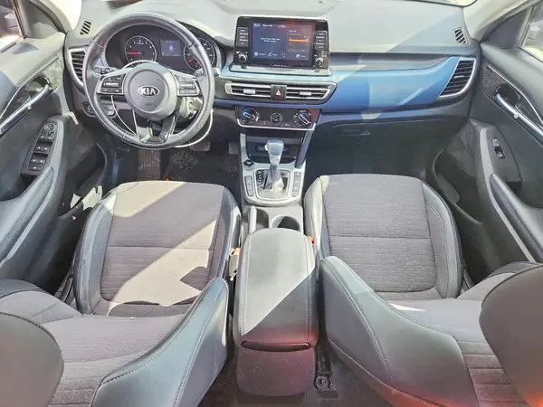 KNDEUCAA0M7068914 2021 KIA SELTOS - Image 8