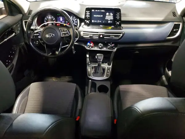 KNDEUCAA0M7081243 2021 KIA SELTOS - Image 8