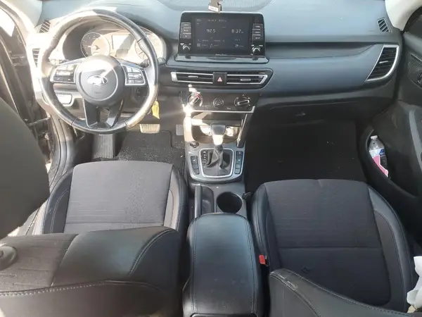 KNDEUCAA0M7094817 2021 KIA SELTOS - Image 8
