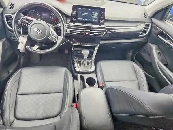 KNDEUCAA0M7119733 2021 KIA SELTOS - Image 8