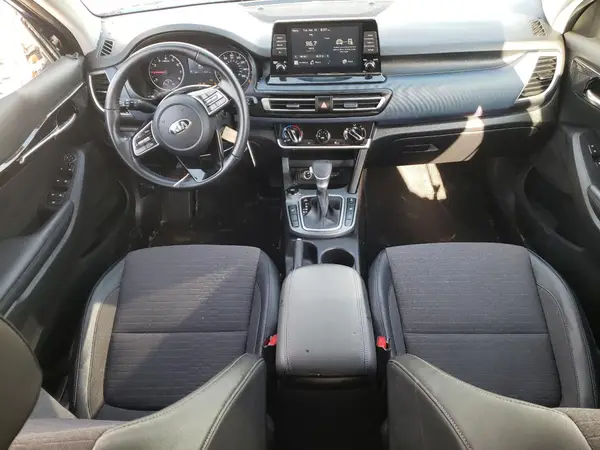 KNDEUCAA0M7134362 2021 KIA SELTOS - Image 8