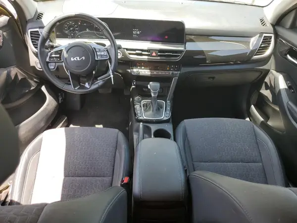 KNDEUCAA0R7544165 2024 KIA SELTOS - Image 8
