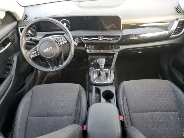 KNDEUCAA0R7547373 2024 KIA SELTOS - Image 8