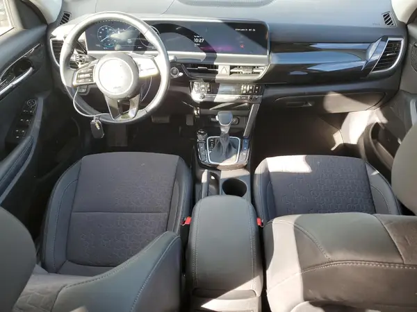 KNDEUCAA0R7581619 2024 KIA SELTOS - Image 8