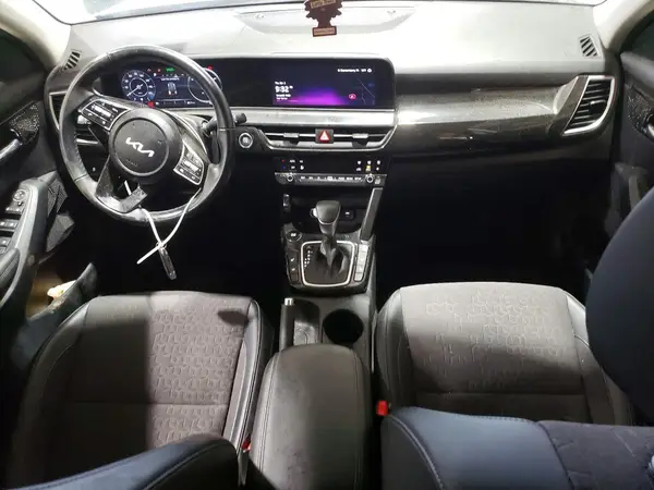 KNDEUCAA0R7607362 2024 KIA SELTOS - Image 8
