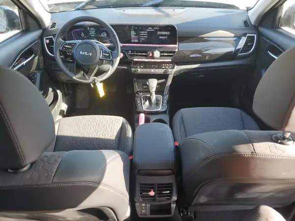 KNDEUCAA0S7722923 2025 KIA SELTOS - Image 8