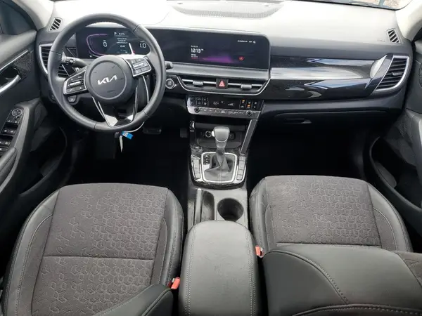 KNDEUCAA0S7751418 2025 KIA SELTOS - Image 8