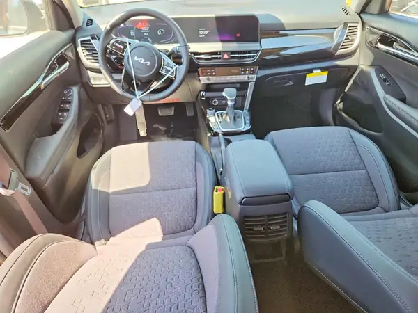 KNDEUCAA0T7914828 2026 KIA SELTOS - Image 8