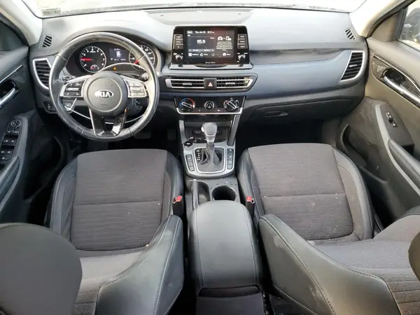 KNDEUCAA1M7040006 2021 KIA SELTOS - Image 8