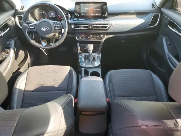 KNDEUCAA1M7078173 2021 KIA SELTOS - Image 8