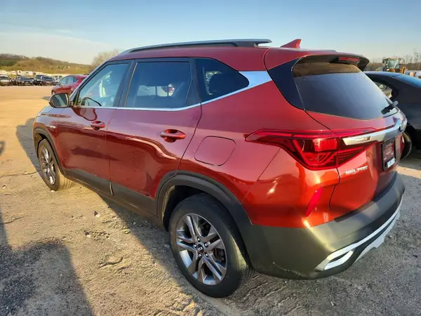 KNDEUCAA1M7080893 2021 KIA SELTOS - Image 2