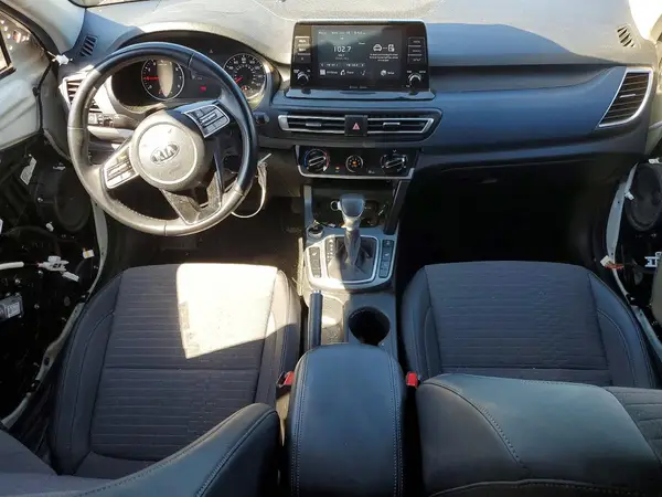 KNDEUCAA1M7081011 2021 KIA SELTOS - Image 8