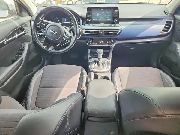 KNDEUCAA1M7136363 2021 KIA SELTOS - Image 8