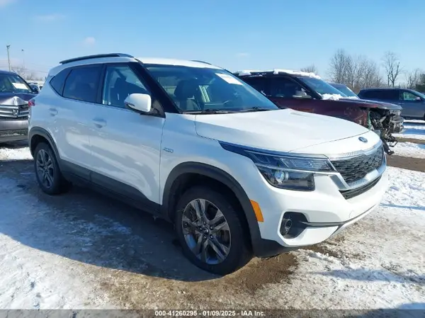KNDEUCAA1M7138601 2021 KIA SELTOS - Image 1