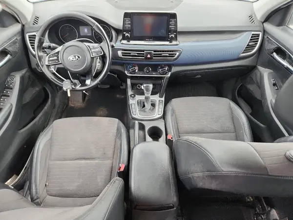 KNDEUCAA1M7160386 2021 KIA SELTOS - Image 8