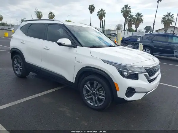 KNDEUCAA1M7166138 2021 KIA SELTOS - Image 1