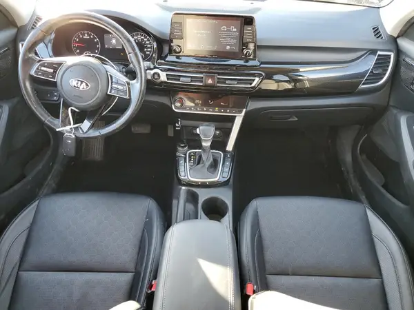 KNDEUCAA1M7178824 2021 KIA SELTOS - Image 8