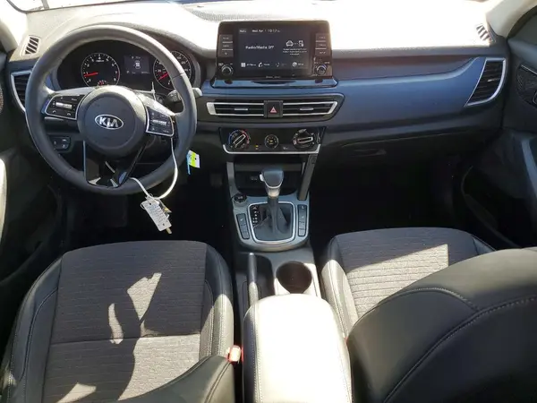 KNDEUCAA1M7185062 2021 KIA SELTOS - Image 8