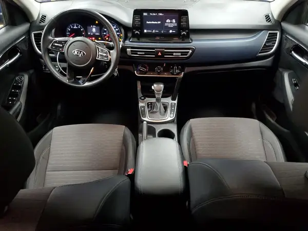 KNDEUCAA1M7203236 2021 KIA SELTOS - Image 8