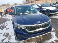 KNDEUCAA1M7227889 2021 KIA SELTOS