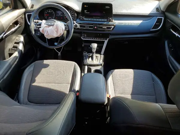 KNDEUCAA1N7265933 2022 KIA SELTOS - Image 8