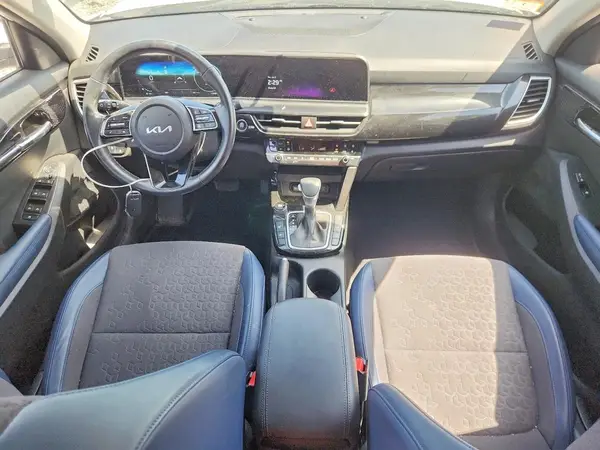 KNDEUCAA1R7496871 2024 KIA SELTOS - Image 8