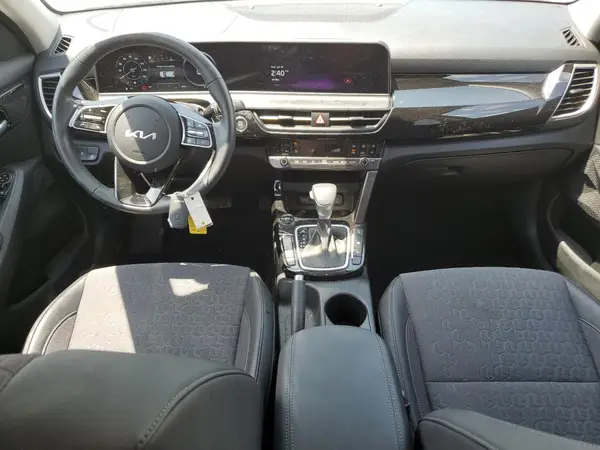 KNDEUCAA1R7537919 2024 KIA SELTOS - Image 8