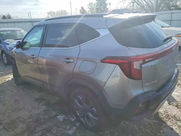 KNDEUCAA1R7579717 2024 KIA SELTOS - Image 2