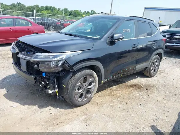 KNDEUCAA1R7631606 2024 KIA SELTOS - Image 2