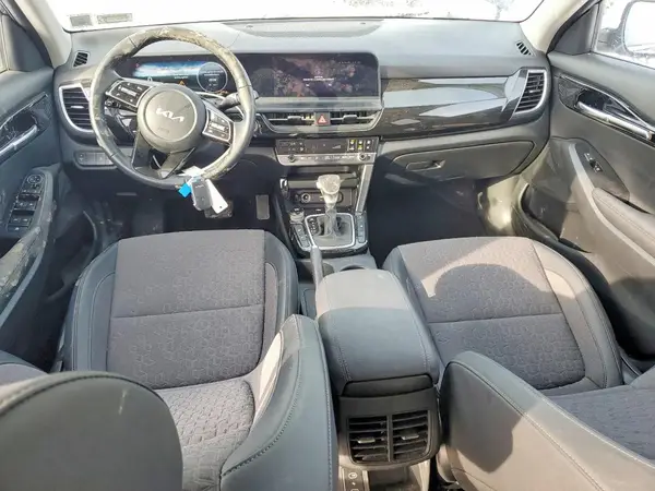 KNDEUCAA1R7639320 2024 KIA SELTOS - Image 8