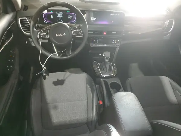 KNDEUCAA1S7681699 2025 KIA SELTOS - Image 8