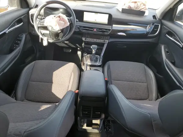 KNDEUCAA1S7753131 2025 KIA SELTOS - Image 8