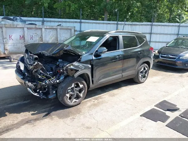 KNDEUCAA1S7808645 2025 KIA SELTOS - Image 2