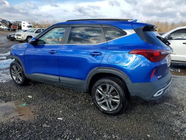 KNDEUCAA2M7041309 2021 KIA SELTOS - Image 2