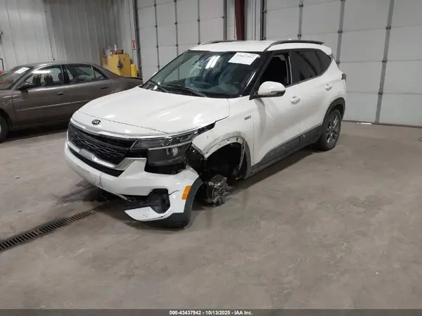 KNDEUCAA2M7097654 2021 KIA SELTOS - Image 2