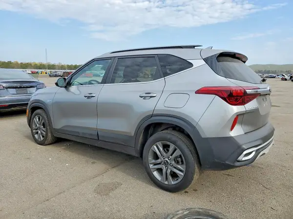 KNDEUCAA2M7133715 2021 KIA SELTOS - Image 2