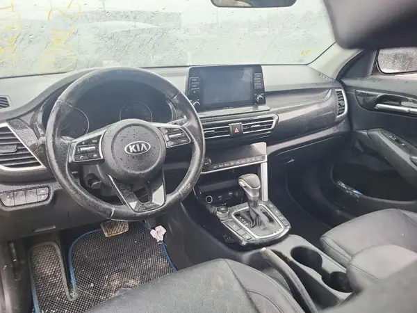 KNDEUCAA2M7143029 2021 KIA SELTOS - Image 8