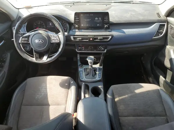 KNDEUCAA2M7161725 2021 KIA SELTOS - Image 8